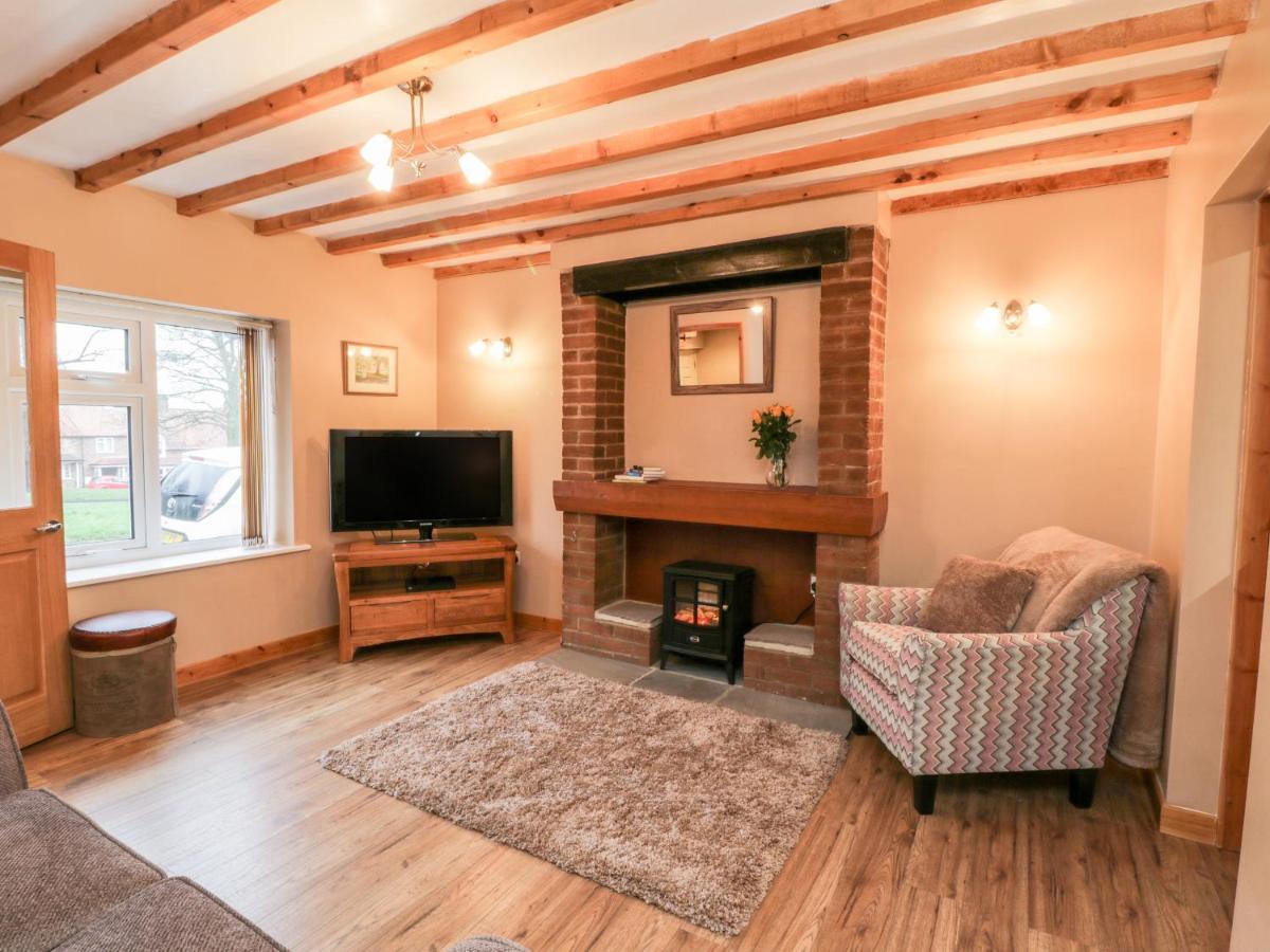 Barnaby Cottage Ярм Экстерьер фото